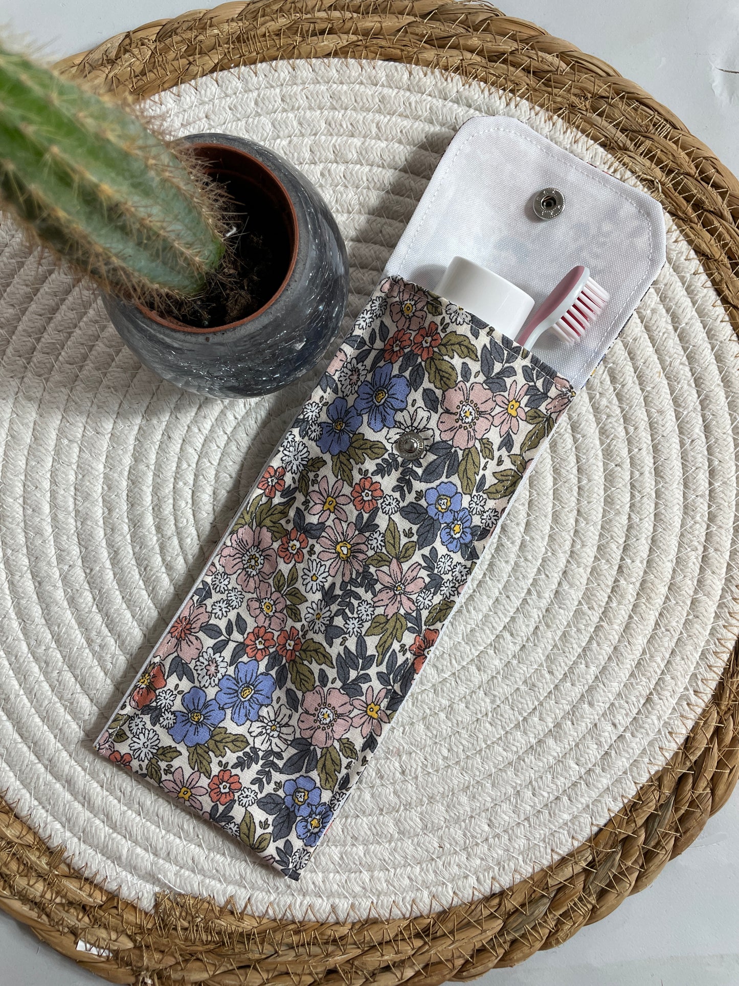 Etui Brosse & Dentifrice.