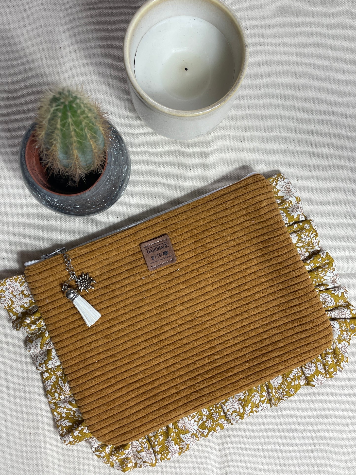 Trousse à volant